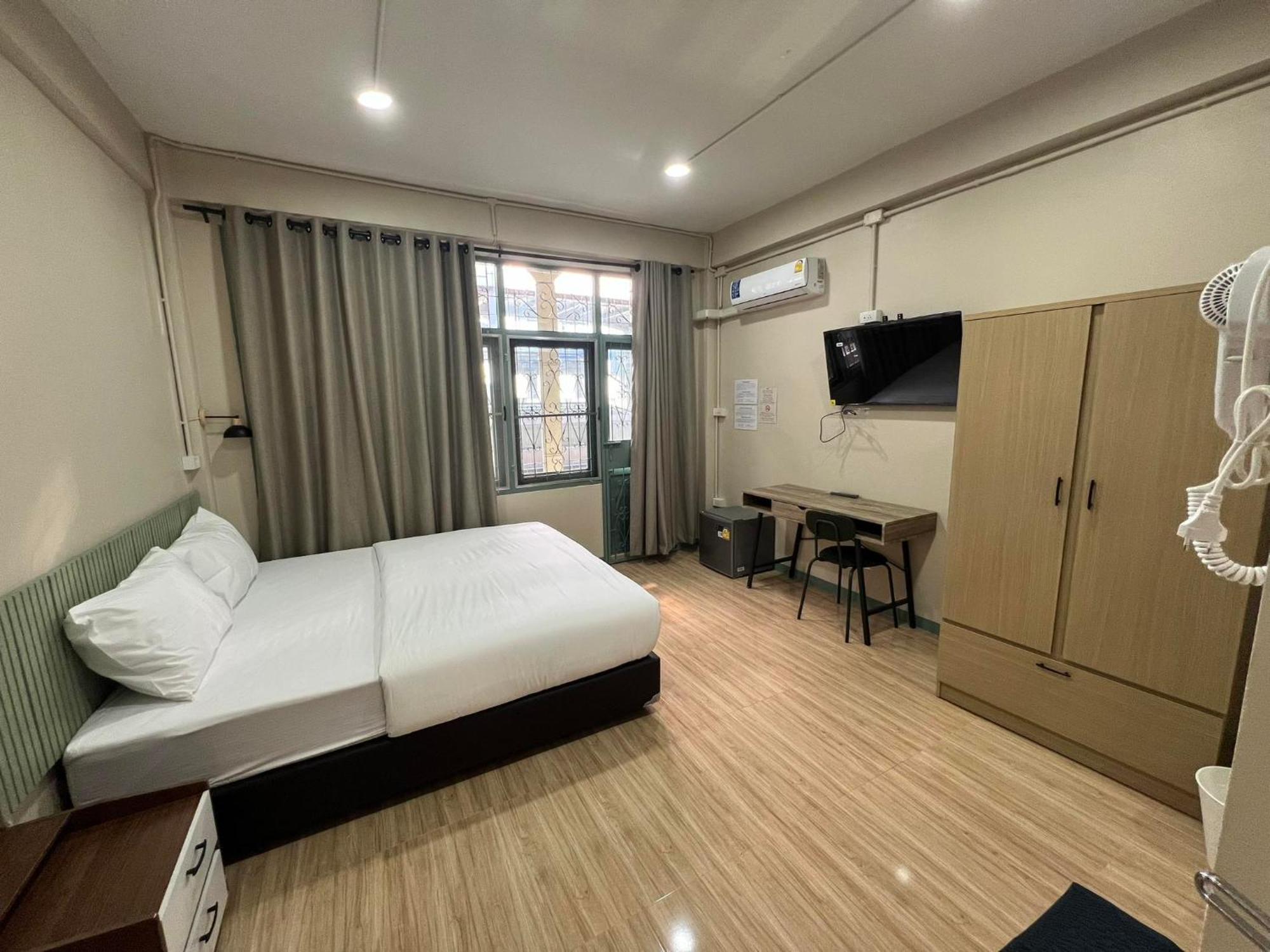 Bangwa House - Mrt Bangwa Station Hotel Bangkok Bagian luar foto